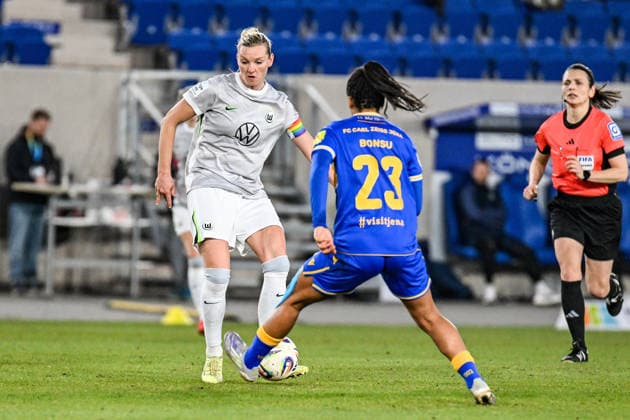 Fußball I Frauen I Saison 2025-2026 I Bundesliga I 15. Spieltag I FC Carl Zeiss Jena - VfL Wolfsburg I 18.03.2026 Zweikampf Alexandra Popp (11, VfL Wolfsburg) gegen Josephine Bonsu (23, FC Carl Zeiss Jena) Jena Ernst-Abbe-Sportfeld, ad hoc Arena Thüringen Deutschland Copyright: xLobeca InesxHähnelx