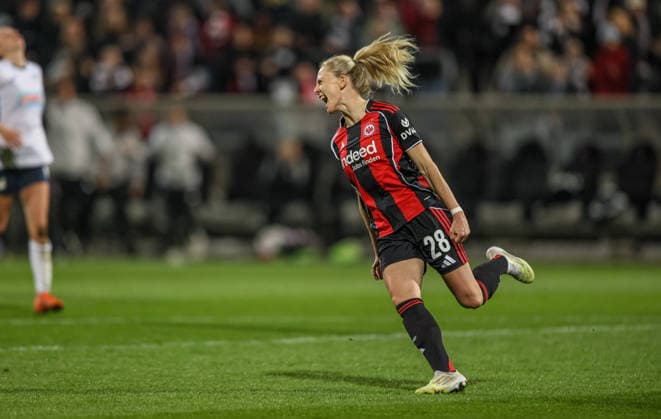 GER, Frankfurt, Eintracht Frankfurt vs TSG Hoffenheim, Google Pixel Bundesliga, Fussball, DFB, Spielzeit 2025 2026, Stadion am Brentanobad, 15. Spieltag im Bild: Rebecka Blomqvist (Eintracht Frankfurt Frauen 28) erzielt das 2:0, Tor, Jubel und Freude, Emotionen DFB DFL REGULATIONS PROHIBIT ANY USE OF PHOTOGRAPHS AS IMAGE SEQUENCES AND OR QUASI-VIDEO, 18.03.2026 Copyright: HMBxMedia HendrikxHamelau