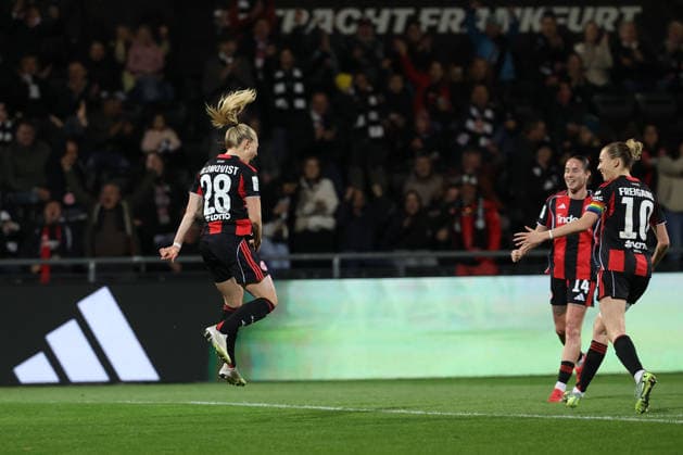 FBL - Frauen-Bundesliga Eintracht Frankfurt and TSG Hoffenheim Rebecka Blomqvist (Eintracht Frankfurt), Laura Freigang (Eintracht Frankfurt), GÃ raldine Reuteler (Eintracht Frankfurt) Celebrate the goal to 2:0, during the Google Pixel Frauen Bundesliga match between Eintracht Frankfurt and TSG Hoffenheim on March 18, 2026, at Stadion am Brentanobad in Frankfurt am Main, Germany Copyright: JoaquimxFerreira