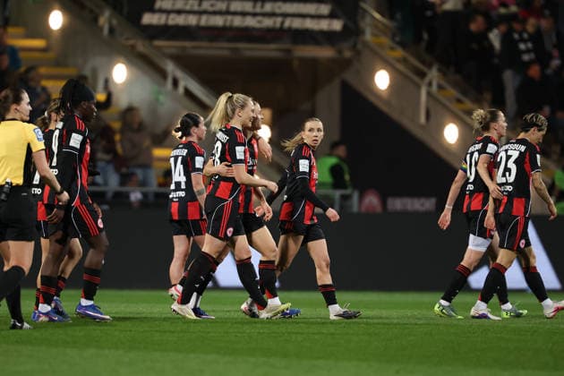 FBL - Frauen-Bundesliga Eintracht Frankfurt and TSG Hoffenheim Rebecka Blomqvist (Eintracht Frankfurt) and teammates celebrate the goal to 2:0, during the Google Pixel Frauen Bundesliga match between Eintracht Frankfurt and TSG Hoffenheim on March 18, 2026, at Stadion am Brentanobad in Frankfurt am Main, Germany Copyright: JoaquimxFerreira