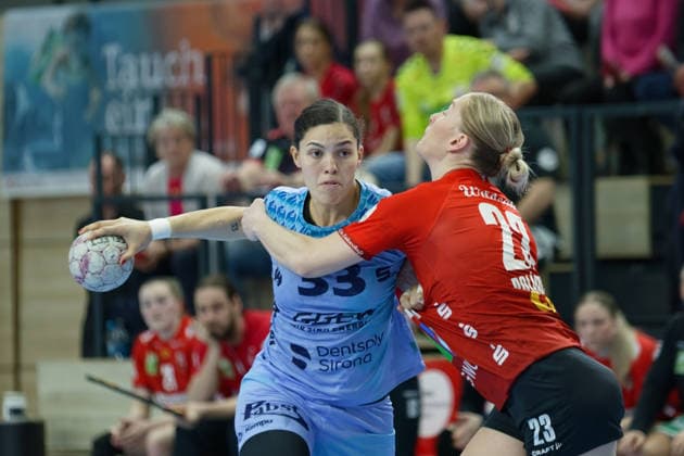 Neele Mara Orth (Flames, 32), Marie Polakova (Halle, 23), SV Union Halle-Neustadt vs. HSG Bensheim Auerbach, Alsco Handball Bundesliga Frauen, Saison 2025 26, 20. Spieltag, 18.03.2026 Halle SWH Arena Sachsen-Anhalt Deutschland