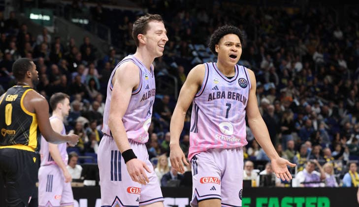 Justin Bean, Jack Kayil unzufrieden Aktion Oberkörper Basketball Champions League CL Herren Saison 2025 2026 18.03.2026 ALBA Berlin vs. AEK BC Athen