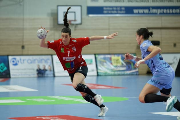 Engelina Alida Corona Molenaar (Halle, 7), Amelie Berger (Flames, 3), SV Union Halle-Neustadt vs. HSG Bensheim Auerbach, Alsco Handball Bundesliga Frauen, Saison 2025 26, 20. Spieltag, 18.03.2026 Halle SWH Arena Sachsen-Anhalt Deutschland