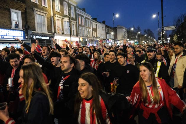 Tottenham Hotspur v Atletico De Madrid 18 March 2026, London - UEFA Champions League - Round Of 16 - Second Leg - Tottenham Hotspur v Atletico De Madrid - Atletico Madrid fans approach the stadium - Photo: Jacques Feeney Offside. London UK Copyright: xJacquesxFeeneyx xOffsidexOffside