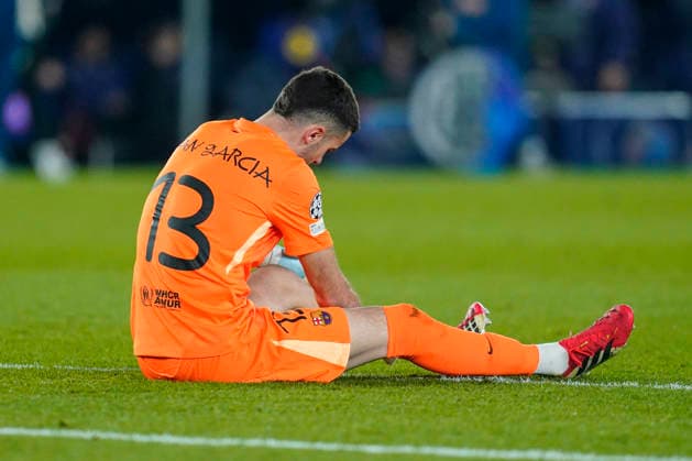 ESP: FC Barcelona, Barca - Newcastle. UEFA Champions League. Round of 8, second leg. Joan Garcia of FC Barcelona injured during the UEFA Champions League match, match day Round of 8, second leg, between FC Barcelona and Newcastle, Spotify Camp Nou Stadium on March 18, 2026 in Barcelona, Spain. kpng Copyright: xSergioxRuizx xImagox PS_260318_BAR_NEW_067