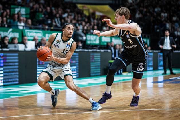 Jordan Roland (Gladiators Trier) im Zweikampf mit Jarged Grey (Veolia Towers Hamburg), Vet Concept Gladiators Trier vs Veolia Towers Hamburg, Basketball, easyCredit BBL, 25. Spieltag, Saison 2025 2026, 18.03.2026 Vet Concept Gladiators Trier vs Veolia Towers Hamburg, Basketball, easyCredit BBL, 25. Spieltag, Saison 2025 2026, 18.03.2026 Copyright: xEibner-Pressefoto AlexanderxNeisx EP_ANS