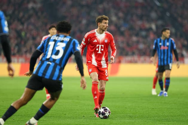 Leon Goretzka (FC Bayern Muenchen, 08) mit Ederson (Atalanta Bergamo, 13), GER, FC Bayern Muenchen vs. Atalanta Bergamo, Fussball, UEFA Champions League, Achtelfinale, Rueckspiel, Saison 2025 2026, 18.03.2026, GER, FC Bayern Muenchen vs. Atalanta Bergamo, Fussball, UEFA Champions League, Achtelfinale, Rueckspiel, Saison 2025 2026, 18.03.2026 Muenchen Copyright: xEibner-Pressefoto JennixMaulx EP_JML