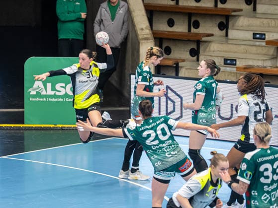 Kelly Vollebregt (Borussia Dortmund, 31) springt von aussen in den Kreis, Frisch Auf Goeppingen vs. Borussia Dortmund, Handball, 1. Bundesliga, Spielzeit 2025 2026, 18.03.2026 Frisch Auf Goeppingen vs. Borussia Dortmund, Handball, 1. Bundesliga, Spielzeit 2025 2026, 18.03.2026 Goeppingen Copyright: xMichaelxSchmidt Eibner-Pressefotx EP_MST
