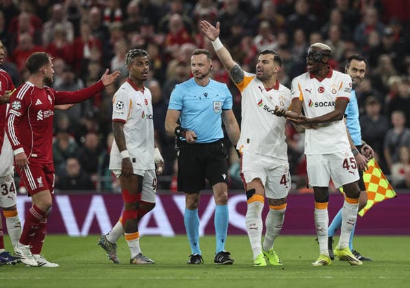 Liverpool v Galatsaray, UEFA Champions League, Round of 16, 2nd leg 18.03.26 Liverpool v Galatsaray, UEFA Champions League, Round of 16, 2nd leg Bradley Ormesher The Times Victor Osimhen of Galatasaray clashes with Dominik Szoboszlai of Liverpool after injury  Copyright: xBradleyxOrmesherx NINTCHDBPICT001067730622