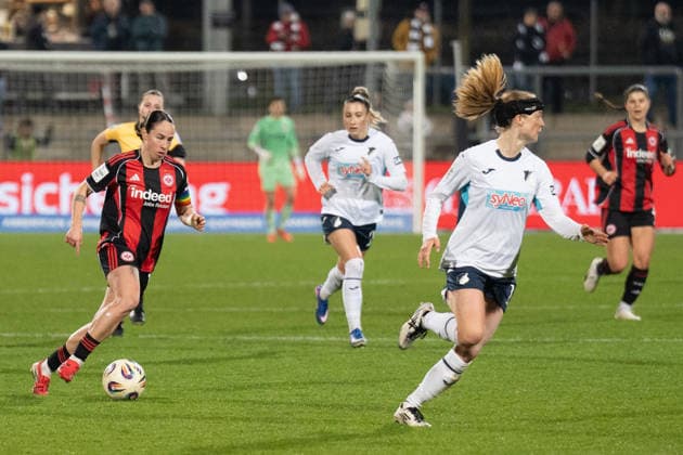 18.03.2026, xhfmx, Fussball Google Pixel Frauen-Bundesliga, Eintracht Frankfurt - TSG Hoffenheim v.l. Geraldine Reuteler (Eintracht Frankfurt Frauen), Lisa Doorn (TSG 1899 Hoffenheim Frauen) (DFL DFB REGULATIONS PROHIBIT ANY USE OF PHOTOGRAPHS as IMAGE SEQUENCES and or QUASI-VIDEO) Frankfurt am Main