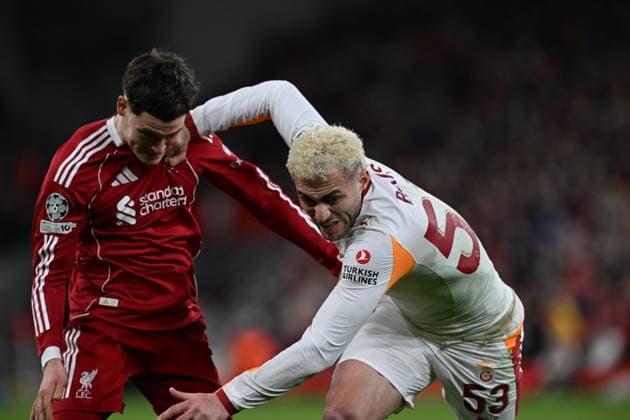 Liverpool v Galatasaray - UEFA Champions League LIVERPOOL, UNITED KINGDOM - MARCH 18: Baris Alper Yilmaz (R) of Galatasaray in action during the UEFA Champions League Round of 16 rematch between Liverpool and Galatasaray at Anfield Stadium in Liverpool, United Kingdom, on March 18, 2026. Rasid Necati Aslim Anadolu Liverpool United Kingdom. Editorial use only. Please get in touch for any other usage.  Copyright: x2026xAnadoluxRasidxNecatixAslimx