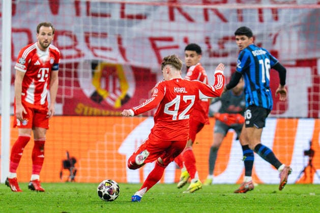 18.03.2026, FC Bayern München vs. Atalanta Bergamo, UEFA Champions League, Achtelfinale-Rückspiel Harry Kane (FC Bayern Muenchen, 9) Lennart Karl (FC Bayern Muenchen, 42) Regulations prohibit any use of photographs as image sequences and or quasi video Copyright: xBahhoxKarax