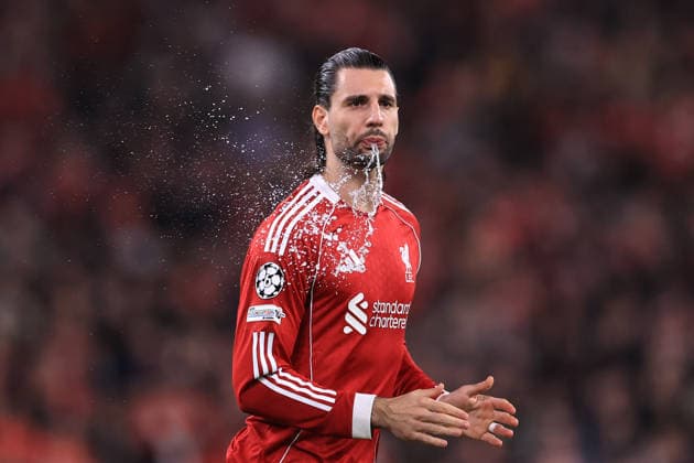 Football - UEFA Champions League - Round of 16 (2nd Leg) - Liverpool v Galatasaray 18th March 2026 - UEFA Champions League - Round of 16 (2nd Leg) - Liverpool v Galatasaray - Dominik Szoboszlai of Liverpool spits water - Photo: Simon Stacpoole Offside. Liverpool UK Copyright: xSimonxStacpoolexOffside