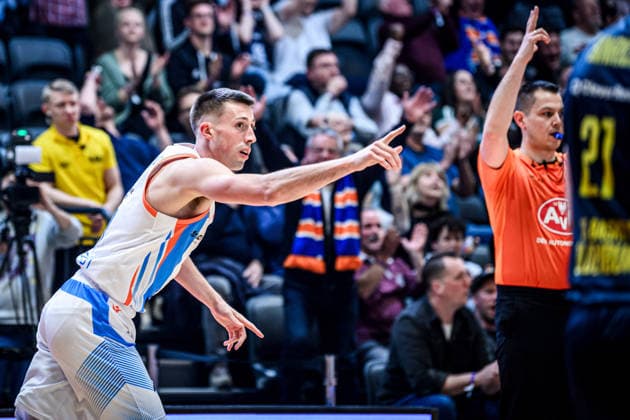 easycredit BBL Basketball Bundesliga 2025 2026 21. Spieltag Nachholspiel 18.03.2026 Science City Jena vs EWE Baskets Oldenburg Joe Wieskamp (Jena) Jubel über 3er Sparkassen Arena
