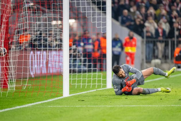 Marco Sportiello 57 (Atalanta Bergamo) springt in die. falsche Ecke, Tor, 1:0, FC Bayern Muenchen vs. Atalanta Bergamo, Fussball, UEFA Champions League, Achtelfinale Rueckspiel, 18.03.2026 DFB regulations prohibit any use of photographs as image sequences and or quasi-video Muenchen Bayern Deutschland