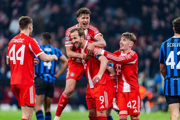 18.03.2026, FC Bayern München vs. Atalanta Bergamo, UEFA Champions League, Achtelfinale-Rückspiel Tor zum 2:0 durch Harry Kane (FC Bayern Muenchen, 9) Tom Bischof (FC Bayern Muenchen, 20) Jubel Lennart Karl (FC Bayern Muenchen, 42) Regulations prohibit any use of photographs as image sequences and or quasi video *** 18 03 2026, FC Bayern München vs Atalanta Bergamo, UEFA Champions League, Round of 16 second leg goal for 2 0 by Harry Kane FC Bayern Muenchen, 9 Tom Bischof FC Bayern Muenchen, 20 Jubel Lennart Karl FC Bayern Muenchen, 42 Regulations prohibit any use of photographs as image sequences and or quasi video Copyright: xBahhoxKarax