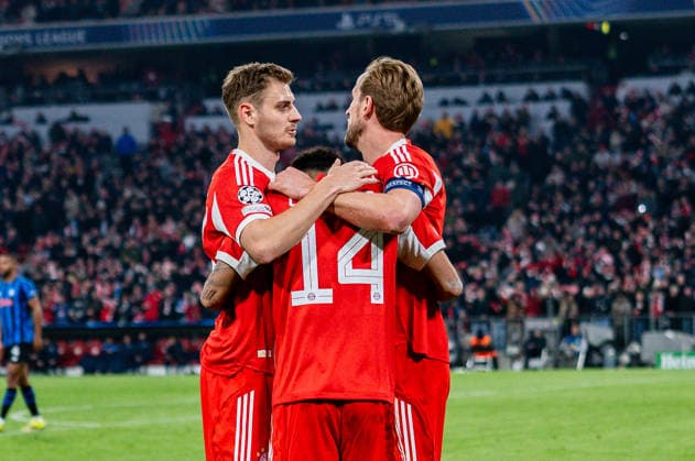 18.03.2026, FC Bayern München vs. Atalanta Bergamo, UEFA Champions League, Achtelfinale-Rückspiel Tor zum 4:0 durch Luis Diaz (FC Bayern München, 14) Josip Stanisic (FC Bayern Muenchen, 44) Harry Kane (FC Bayern Muenchen, 9) Regulations prohibit any use of photographs as image sequences and or quasi video Copyright: xBahhoxKarax
