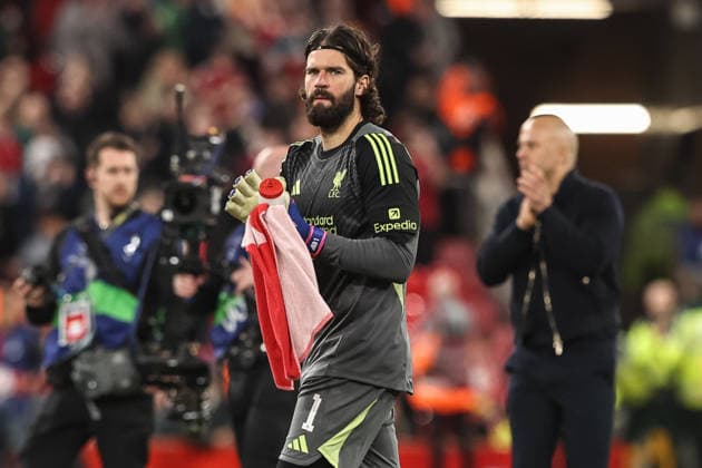 UEFA Champions League last 16 second leg match Liverpool v Galatasaray Liverpool goalkeeper Alisson Becker applauds the fans after the final whistle during the UEFA Champions League last 16 second leg match Liverpool vs Galatasaray at Anfield, Liverpool, United Kingdom on 18 March 2026 (Photo by Alfie Cosgrove News Images) Liverpool Anfield Merseyside United Kingdom Copyright: xAlfiexCosgrove NewsxImagesx