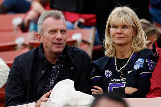 November 12, 2011: Pro football Hall of Famer Joe Montana and wife watch their son Nick Montana 5 of the Washington Huskies during the NCAA, College League, USA football game between the USC Trojans and the Washington Huskies at the Los Angeles Memorial Coliseum in Los Angeles, California. USC won 40-17. Copyright: xCharlesxBausx
