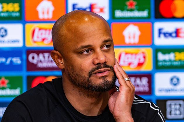 18.03.2026, FC Bayern München vs. Atalanta Bergamo, UEFA Champions League, Achtelfinale-Rückspiel Vincent Kompany (FC Bayern Muenchen,Trainer) auf der Pressekonferenz nach dem Spiel Regulations prohibit any use of photographs as image sequences and or quasi video Copyright: xBahhoxKarax