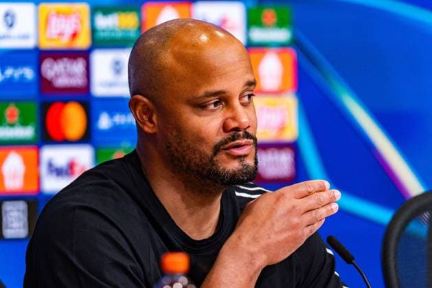 18.03.2026, FC Bayern München vs. Atalanta Bergamo, UEFA Champions League, Achtelfinale-Rückspiel Vincent Kompany (FC Bayern Muenchen,Trainer) auf der Pressekonferenz nach dem Spiel Regulations prohibit any use of photographs as image sequences and or quasi video Copyright: xBahhoxKarax