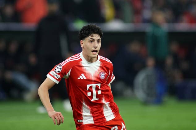 Fussball, Herren, Champions League, Saison 2025 2026, FC Bayern München - Atalanta Bergamo, Achtelfinale Rückspiel, Allianz Arena Deniz Ofli (FC Bayern München) stehend, Kopf, Oberkörper