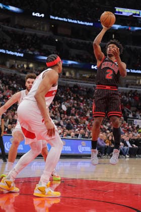 CHICAGO, IL - MARCH 18: Collin Sexton 2 of the Chicago Bulls shoots the ball during the first half against the Toronto Raptors on March 18, 2026 at the United Center in Chicago, Illinois. (Photo by Melissa Tamez Icon Sportswire) NBA, Basketball Herren, USA MAR 18 Toronto Raptors at Chicago Bulls EDITORIAL USE ONLY Icon260318013