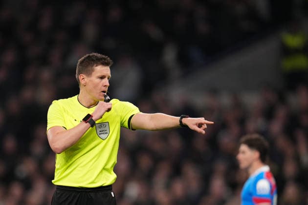 UEFA Champions League: Tottenham Hotspur v Atletico Madrid Referee Daniel Siebert during the UEFA Champions League match Tottenham Hotspur vs Atletico Madrid at Tottenham Hotspur Stadium, London, United Kingdom on 18 March 2026 (Photo by Harvey Murphy News Images) Copyright: xHarveyxMurphy NewsxImagesx