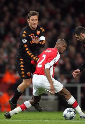 Arsenal V AS Roma, UEFA Champions League Round Of 16 Francesco Totti of AS Roma and Abou Diaby of Arsenal challenge during the UEFA Champions League Round Of 16 match between Arsenal and AS Roma at Emirates Stadium on February 24, 2009 in London, England. London Emirates Stadium England United Kingdom Copyright: xAllstarxPicturexLibraryxLtdx