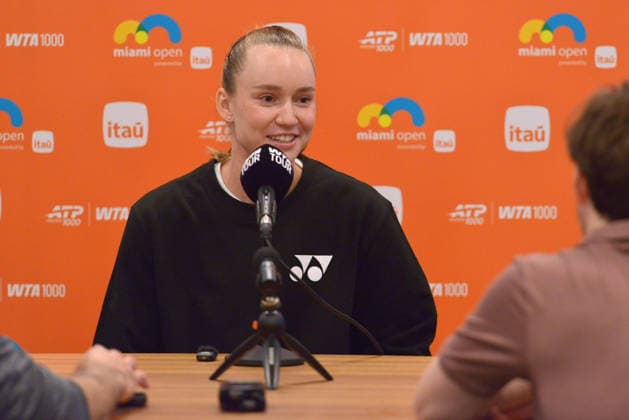 MIAMI GARDENS, FLORIDA - MARCH 18: Elena Rybakina (Kazakhstan) answer questions from the media at the 2026 Miami Open Day4 presented by Itau at Hard Rock Stadium on March 18, 2026 in Miami Gardens, Florida. Copyright: xmpi10x