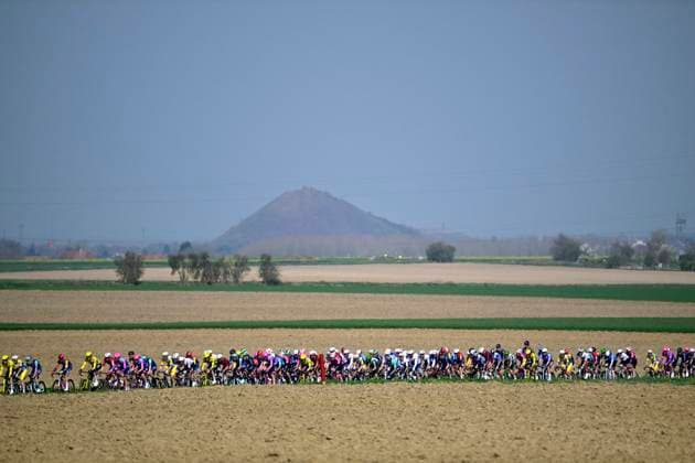 Grand Prix de Denain - Porte du Hainaut 2026 Cycling Race DENAIN, FRANCE - MARCH 19 : illustration picture peloton during the 67th edition of Grand Prix de Denain - Porte du Hainaut an UCI ProSeries 1.Pro one day cycling road race for Men Elite of km with start in Denain and finish in Denain on March 19, 2026 in Denain, France, 19 03 2026 ( Motordriver Pieter Vanherzeele - Denain France  Copyright: xJanxDexMeuleneirx