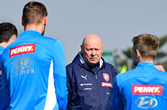 A first part of the Czech national football team has started its preparation for the World Cup play-offs in Prague, Czech Republic, on March 19, 2026. In the middle is seen head coach Miroslav Koubek during a training session. (CTKxPhoto RomanxVondrous) CTKPhotoP2026031904284  CTKPhotoP2026031904284
