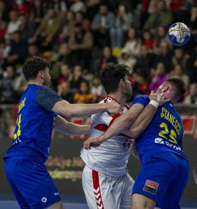 Turkiye v Romania - 2027 World Men s Handball Championship BOLU, TURKIYE - MARCH 19: Doruk Pehlivan (C) of Turkiye in action against Stanescu (25) of Romania during the second round of the 2027 Men s World Handball Championship European Qualifiers between Turkiye and Romania at Bolu Karacayir Indoor Sports Hall in Bolu, Turkiye on March 19, 2026. Zafer Goder Anadolu Bolu Turkey. Editorial use only. Please get in touch for any other usage.  Copyright: x2026xAnadoluxZaferxGoderx