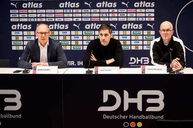 Dortmund: Handball Länderspiel - Deutschland - Ägypten v.li. Vorstandsvorsitzender DHB Mark Schober, DHB Vorstand Ingo Meckes, DHB-Kommunikation Tim Oliver Kalle Dortmund Westfalenhalle Nordrhein-Westfalen Deutschland