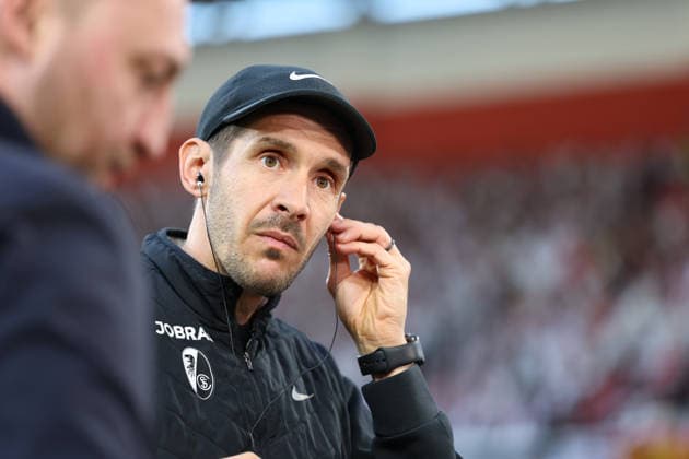 19.03.2026, xrekx, Fussball UEFA Europa League, SC Freiburg - KRC Genk v.l. Julian Schuster Trainer (SC Freiburg) im Interview (DFL DFB REGULATIONS PROHIBIT ANY USE OF PHOTOGRAPHS as IMAGE SEQUENCES and or QUASI-VIDEO) Freiburg