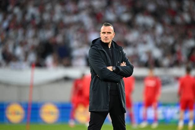 Genk s head coach Nicky Hayen pictured before a soccer game between German Club Freiburg and Belgian KRC Genk in Freiburg im Breisgau, Germany on Thursday 19 March 2026, the return leg of the 1 16 Finals of the UEFA Europa League tournament. Genk won the first leg 1-0. JILLxDELSAUX  x168209147x