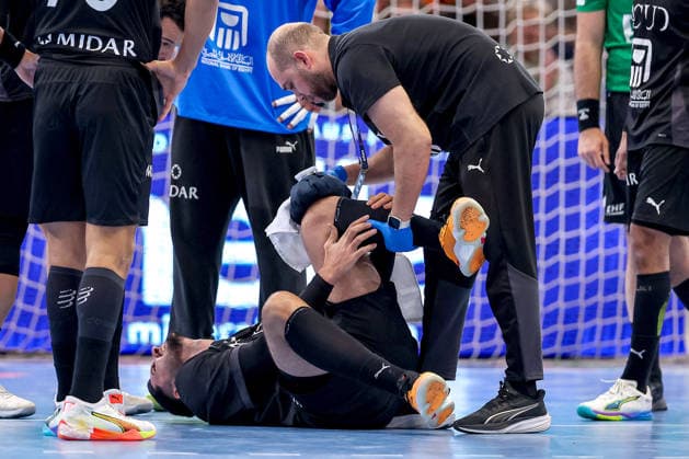 19.03.2026, Handball, Länderspiel Herren, Deutschland - Ägypten, Westfalenhalle Dortmund: Mahmoud Abdelaziz (Egypt 35) muss mit Schmerzen auf dem Spielfeld medizinisch versorgt werden Nordrhein-Westfalen Deutschland