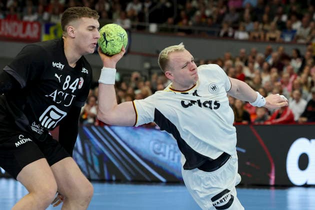 Hesham Salah (Egypt) und Justus Fischer (Germany) kaempfen um den Ball, Handball International Friendly, Länderspiel, Nationalmannschaft Germany v Egypt, Westfalenhalle am 19. March 2026 in Dortmund, Deutschland. (Foto von Marco Steinbrenner DeFodi Images) Hesham Salah (Egypt) und Justus Fischer (Germany) battle for the ball, Handball International Friendly, Germany v Egypt, Westfalenhalle, March 19, 2026 in Dortmund, Germany. (Photo by Marco Steinbrenner DeFodi Images) -