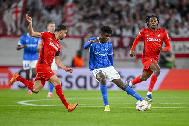 Vincenzo Grifo (SC Freiburg) and Aaron Bibout (KRC Genk) battle for the ball during the UEFA Europa League 2025 26 Round of 16 Second Leg match between SC Freiburg and KRC Genk at Stadion am Wolfswinkel on March 19, 2026 in Freiburg im Breisgau, Germany. (Photo by Harry Langer DeFodi Images) -