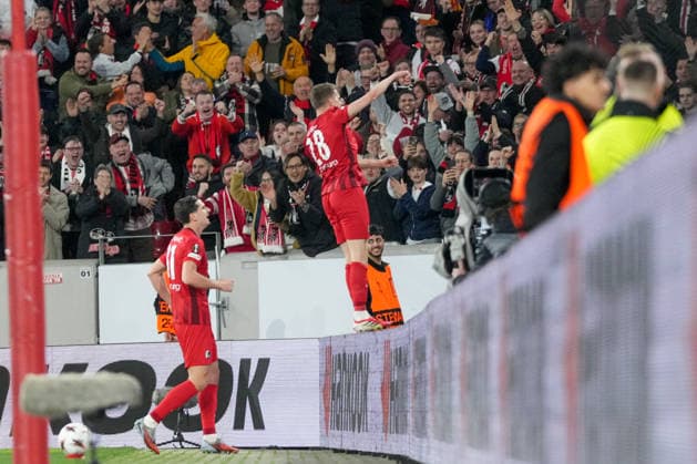 Matthias Ginter (SC Freiburg, 28) Torjubel, Emotionen, Torschuss, Abschluss, Torerfolg, Tor, Treffer, Fans im Hintergrund , Deutschland, Fussball, UEFA Europa League, Achtelfinale, Rückspiel, 2025 2026, SC Freiburg vs. KRC Genk, 19.03.2026, Europa-Park Stadion, Freiburg, Deutschland Freiburg Europa-Park Stadion Baden-Württemberg Deutschland Copyright: xArnexAmbergx