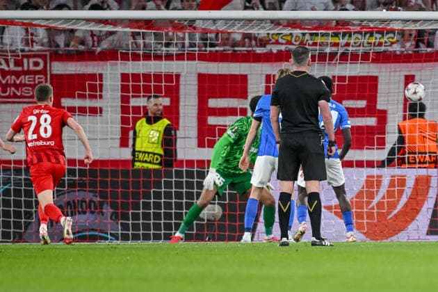 Matthias Ginter (SC Freiburg) scores his team s first goal during the UEFA Europa League 2025 26 Round of 16 Second Leg match between SC Freiburg and KRC Genk at Stadion am Wolfswinkel on March 19, 2026 in Freiburg im Breisgau, Germany. (Photo by Harry Langer DeFodi Images) -