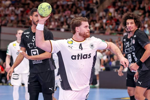 19.03.2026, Handball, Länderspiel Herren, Deutschland - Ägypten, Westfalenhalle Dortmund: Johannes Golla (Germany 04) wirft den Ball auf das Tor Nordrhein-Westfalen Deutschland