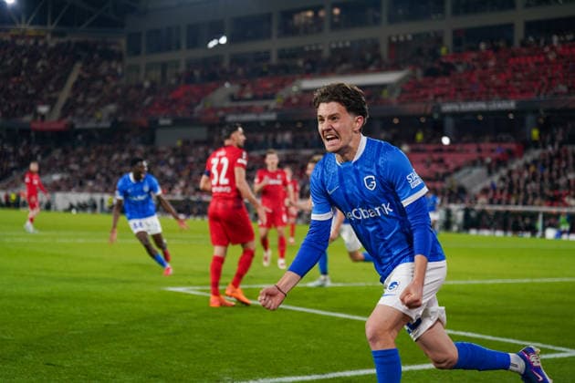 Deutschland: Fussball UEFA Europa League 2025 - 2026, Achtelfinale - SC Freiburg vs KRC Genk - Europa-Park-Stadion: Tor und Torjubel zum 2:1 durch Konstantinos Karetsas (KRC Genk, 20) Freude, Emotionen, Jubel, Geste, Gestik, Emotion, Mimik, Gesichtsausdruck, Emotion Copyright: xJOERANxSTEINSIEKx