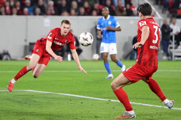 19.03.2026, xrekx, Fussball UEFA Europa League, SC Freiburg - KRC Genk v.l. Vorlage Matthias Ginter (SC Freiburg) Treffer zum 2:0 durch Igor Matanovic (SC Freiburg) (DFL DFB REGULATIONS PROHIBIT ANY USE OF PHOTOGRAPHS as IMAGE SEQUENCES and or QUASI-VIDEO) Freiburg