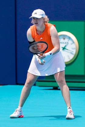 March 19, 2026, Miami Gardens, Florida, USA: Francesca Jones (GBR) returns a shot to Venus Williams (not pictured) during the first round of the 2026 Miami Open presented by Itau at Hard Rock Stadium. Miami Gardens USA - ZUMAw109 20260319_fap_w109_002 Copyright: xDebbyxWongx