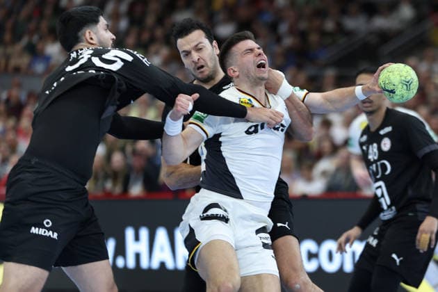 Deutschland - Ägypten, Handball-Testspiel Mahmoud Abdelaziz (Ägypten, 35) stoppt Renars Uscins (Deutschland 23). Handball-Länderspiel der Männer zwischen Deutschland und Ägypten in der Westfalenhalle in Dortmund am 19. März 2026, Dortmund Nordrhein-Westfalen Deutschland Westfalenhalle