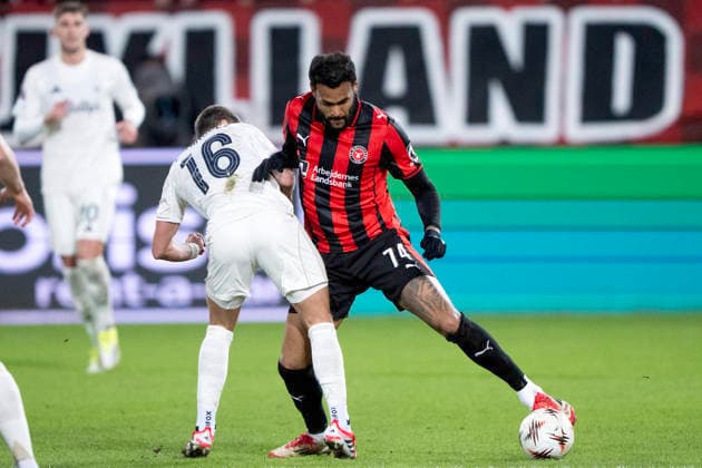 UEFA Europa League: FC Midtjylland - Nottingham Forest FC Midtjylland s Junior Brumado in action with Nottingham Forest s Nicolas Dominguez during the match between FC Midtjylland and Nottingham Forest in the Europa League 2nd match at MCH Arena in Herning on Thursday, March 19, 2026. (Photo: Bo Amstrup Ritzau Scanpix) , Herning Denmark Mors Copyright: BoxAmrstrupx xRitzauxScanpix BoxAmstrupx spdk20260319-194541-L