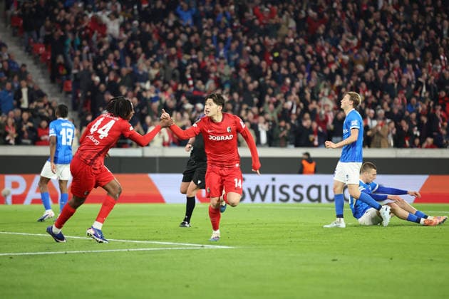 19.03.2026, xrekx, Fussball UEFA Europa League, SC Freiburg - KRC Genk v.l. Torjubel nach dem Tor zum celebrating the goal celebrate 4:1 durch Yuito Suzuki (SC Freiburg) mit Johan Manzambi (SC Freiburg) (DFL DFB REGULATIONS PROHIBIT ANY USE OF PHOTOGRAPHS as IMAGE SEQUENCES and or QUASI-VIDEO) Freiburg