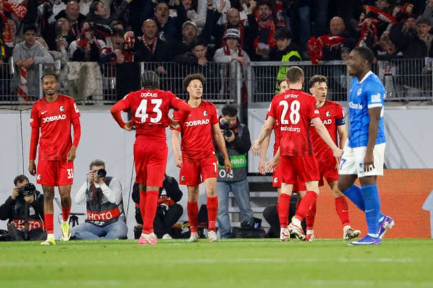 Torjubel SC Freiburg beim 5:1 durch Maximilian Eggestein (SC Freiburg, 08) , Deutschland, Fussball, UEFA Europa League, Achtelfinale, 2025 2026, SC Freiburg vs. KRC Genk, 19.03.2026, Freiburg im Breisgau Europa-Park Stadion Deutschland Copyright: xGrantxHubbsx