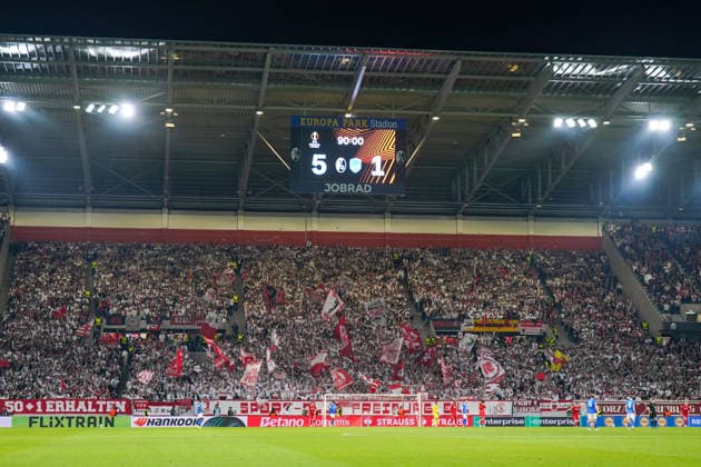 Deutschland: Fussball UEFA Europa League 2025 - 2026, Achtelfinale - SC Freiburg vs KRC Genk - Europa-Park-Stadion: Freude, Emotionen, Jubel, Sportstätte, Totale, innen Innenansicht, Anzeigetafel, Endstand Copyright: xJOERANxSTEINSIEKx